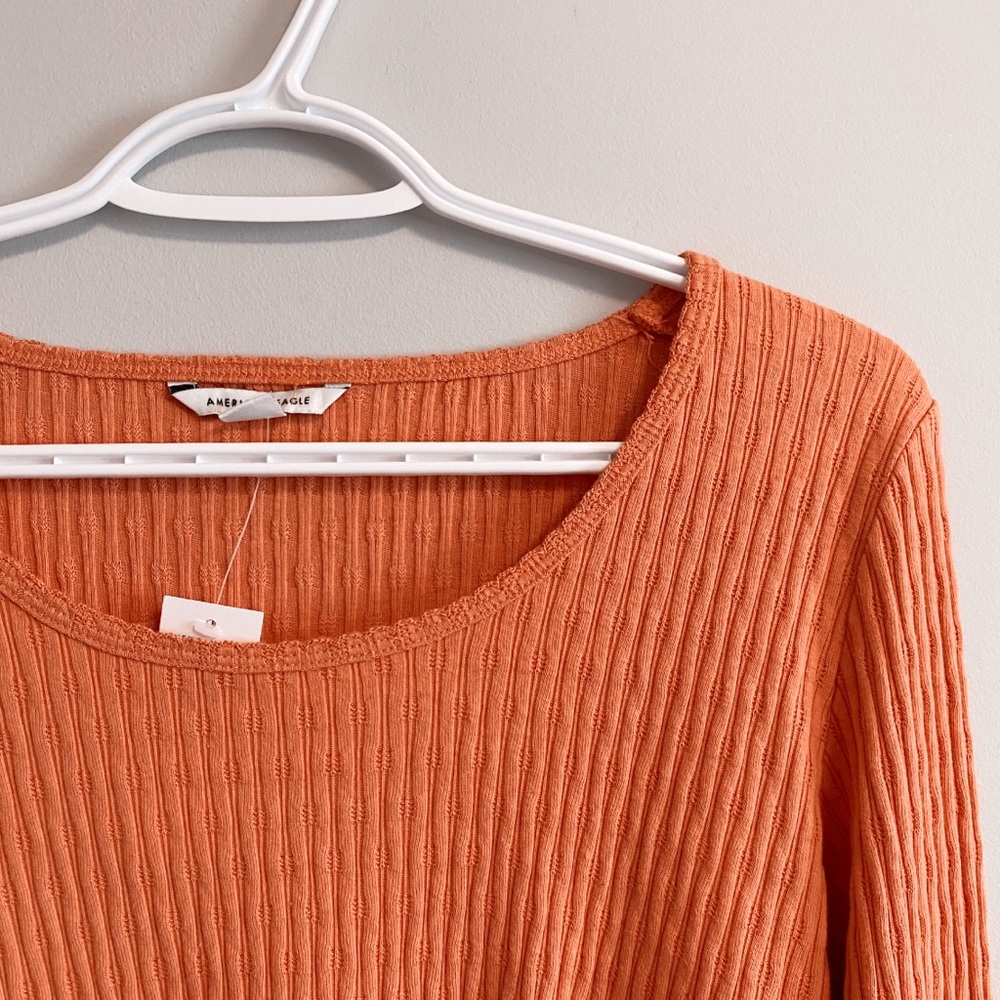 SOLD 🚫 NWT Cropped Long Sleeve